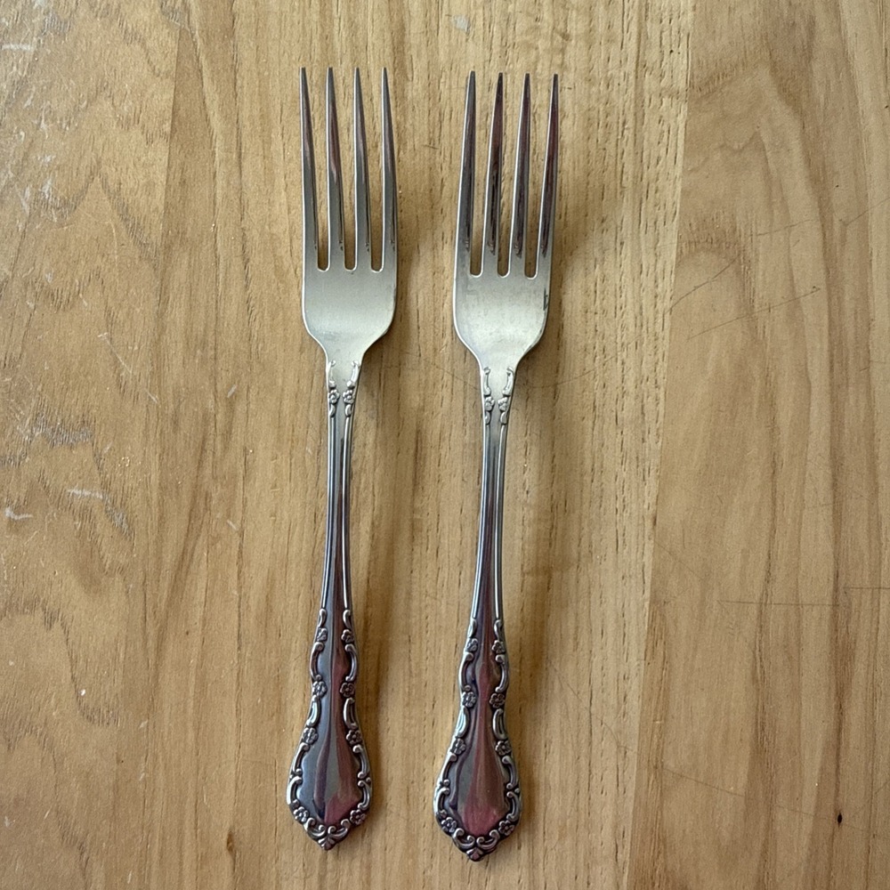 Oneida Mansion Hall Lot 2 Dinner Forks Distinction Deluxe Stainless Flatware